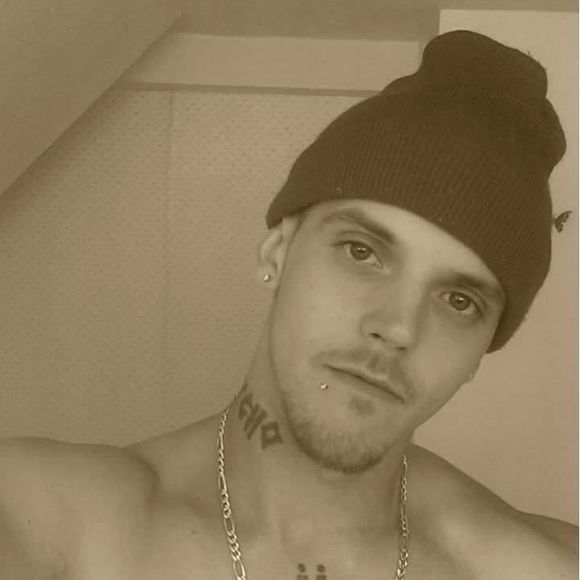 Meet your Posher, Josh - Picture 1 of 1